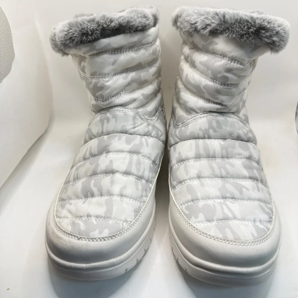 Ryka Suzy Women Winter Boots Grey White Camo‎ Faux Fur Trim Quilted Puffer Sz 11